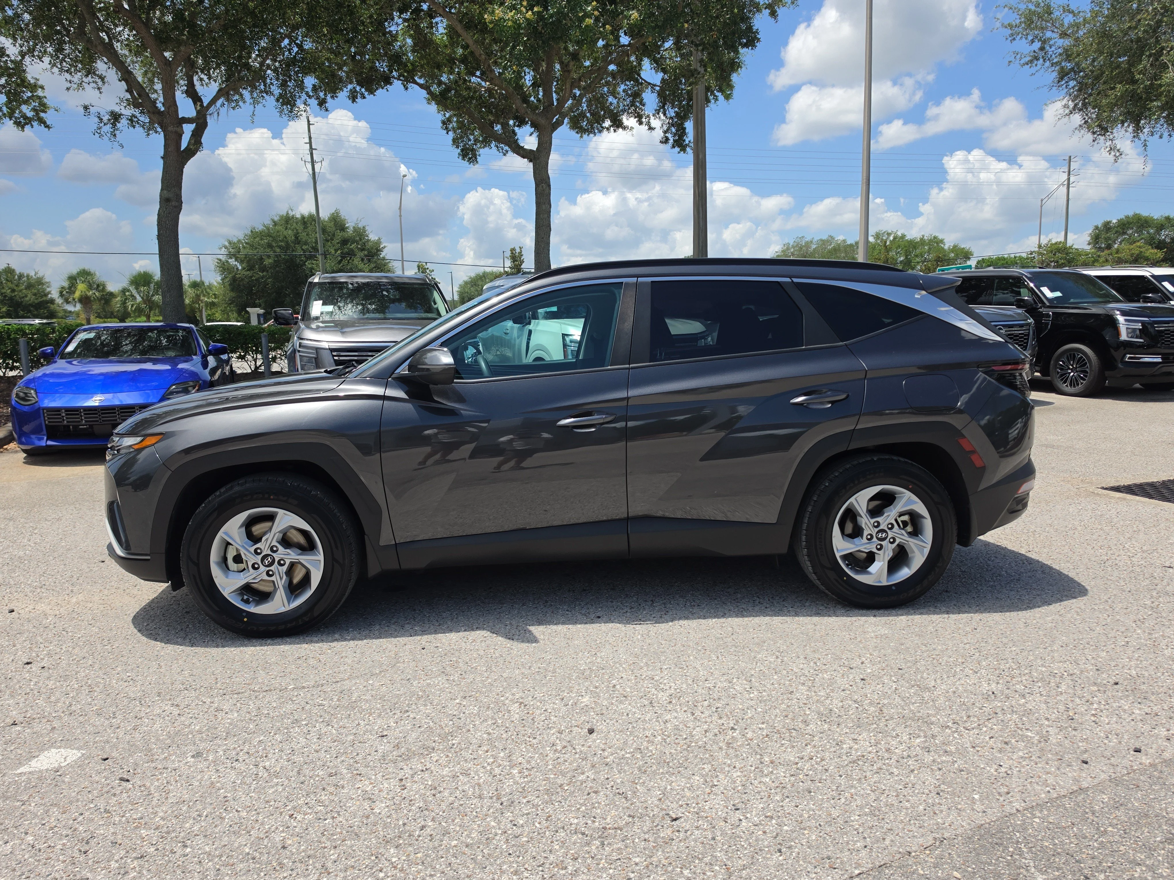 Used 2023 Portofino Gray Hyundai SEL image 5