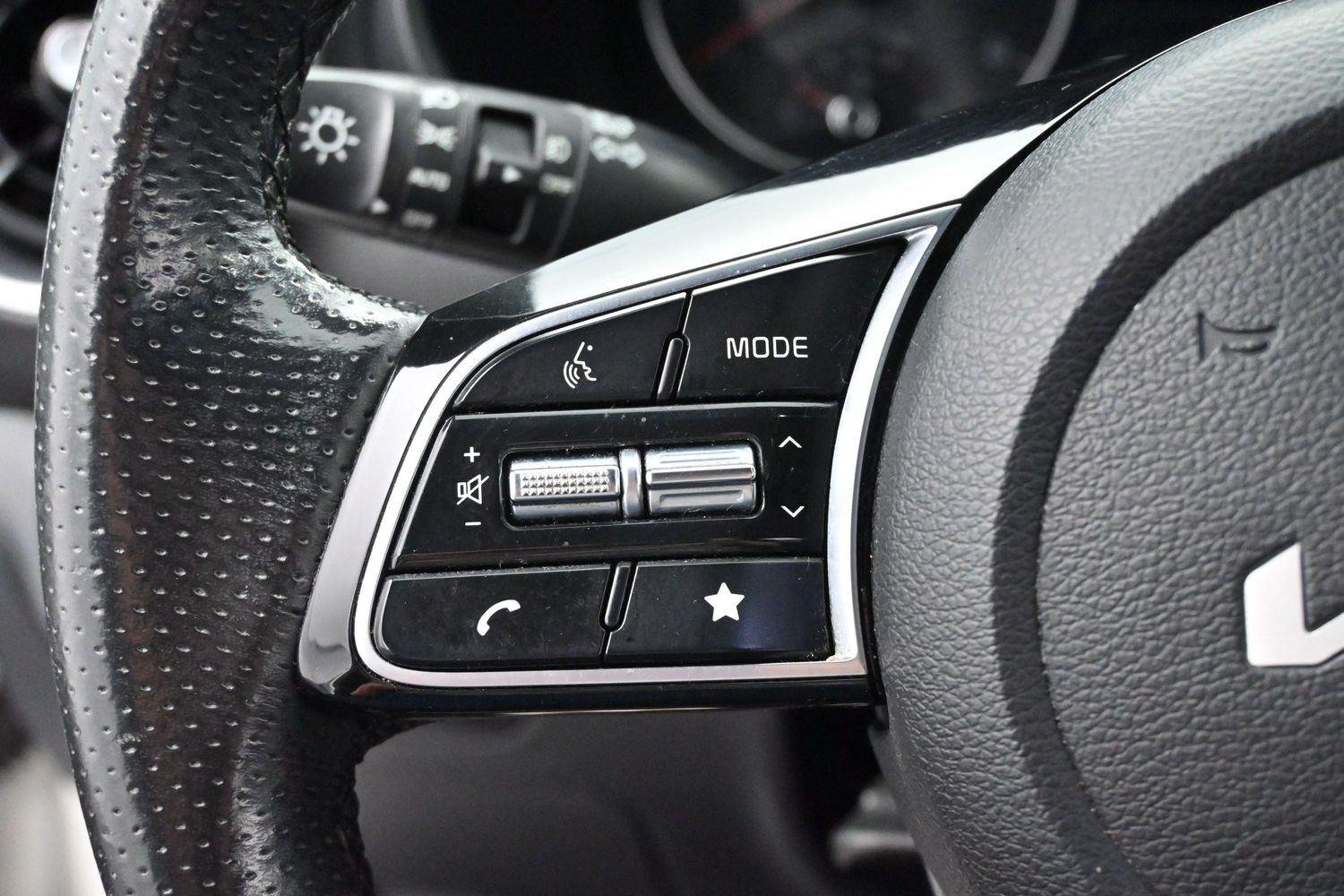 Used 2022 Snow White Pearl Kia GT-Line image 16
