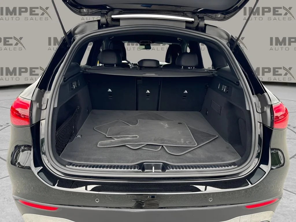 Used 2023 Black Mercedes-Benz GLC 300 image 27