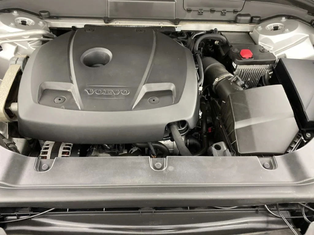 Used 2019 Bright Silver Metallic Volvo T5 Momentum image 27