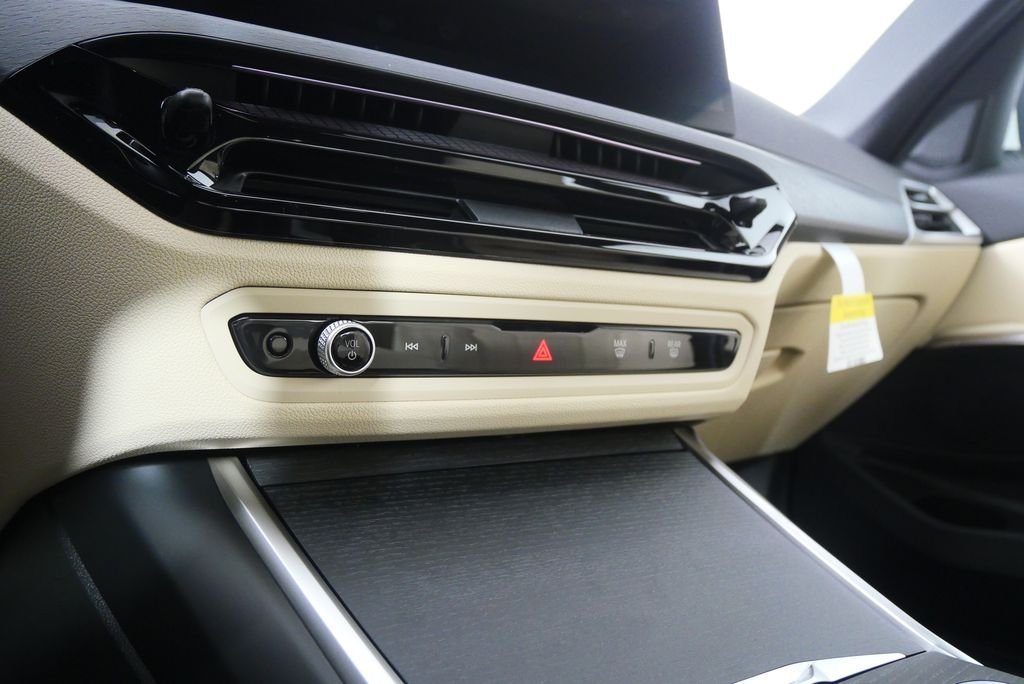 Used 2026 Alpine White BMW 330i image 23