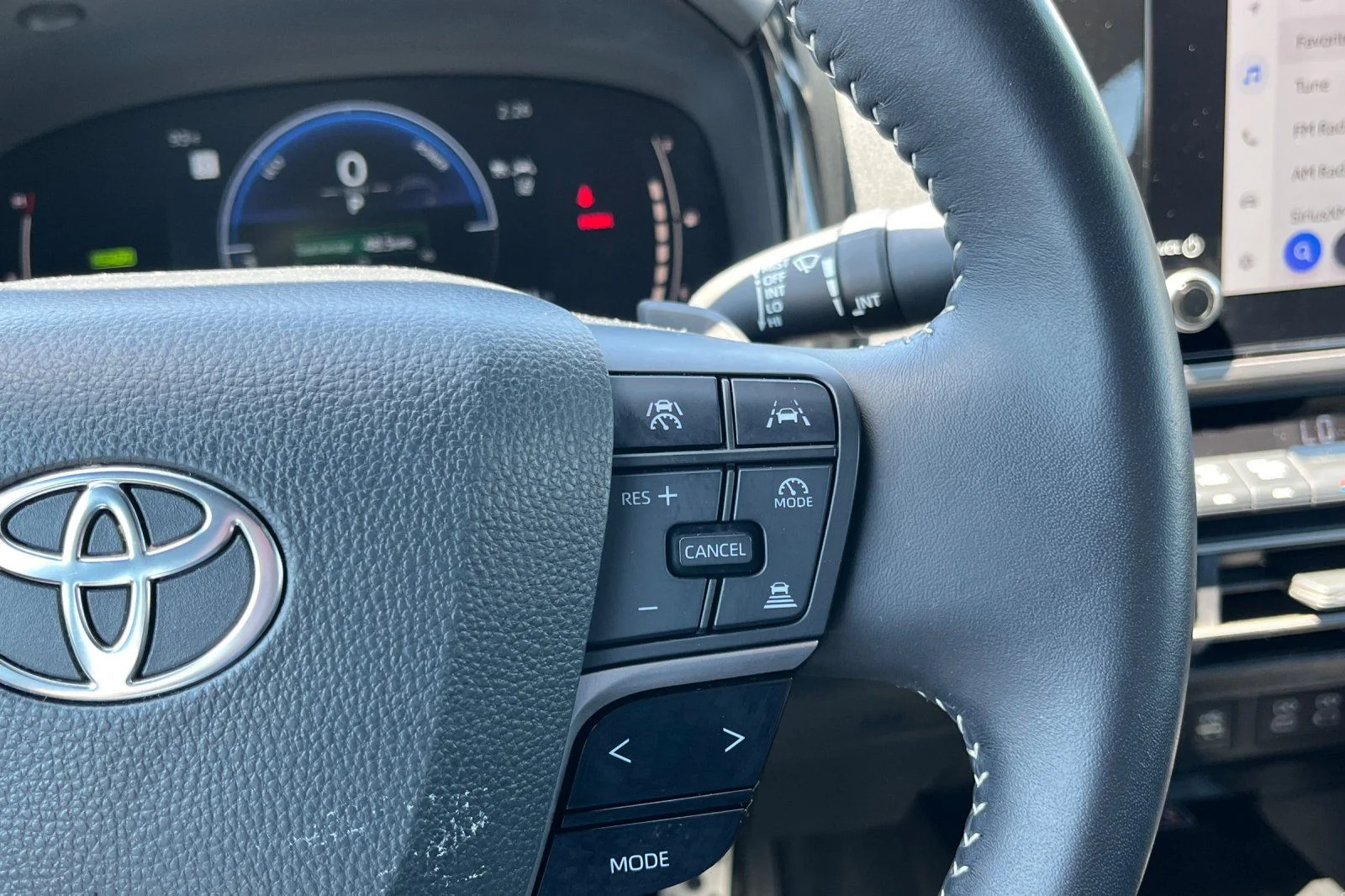 2025 Toyota Camry LE - Photo 34