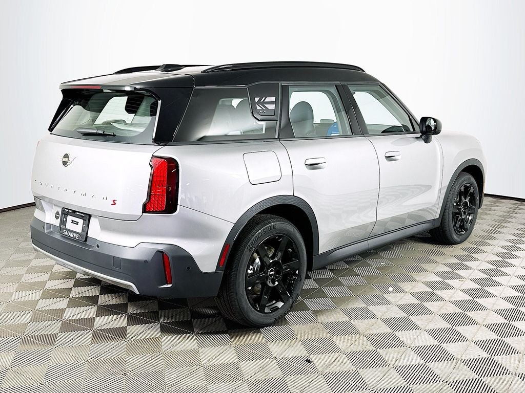 New 2027 Silver MINI Signature Plus image 5