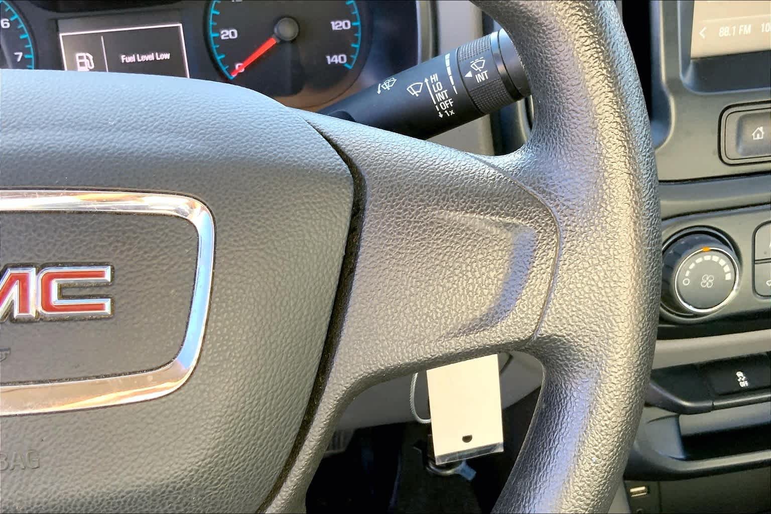Used 2018 Summit White GMC 2WD image 24