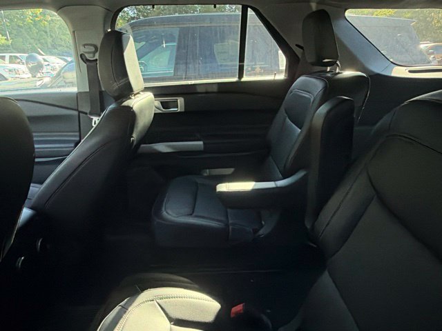 Used 2023 White Metallic Ford Limited image 8