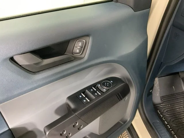 2025 Ford Maverick XLT - Photo 12