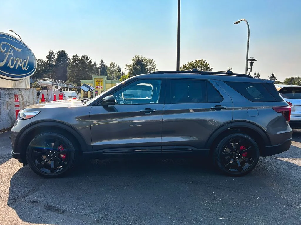 Used 2020 Magnetic Metallic Ford ST image 6