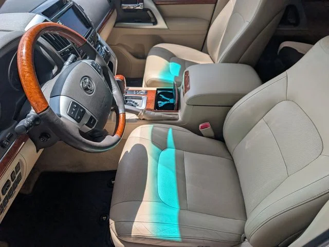 Used 2014 Blizzard Pearl Toyota Base image 8