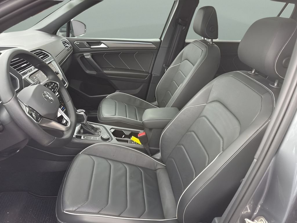 2023 Volkswagen Tiguan SEL R-LINE - Photo 9