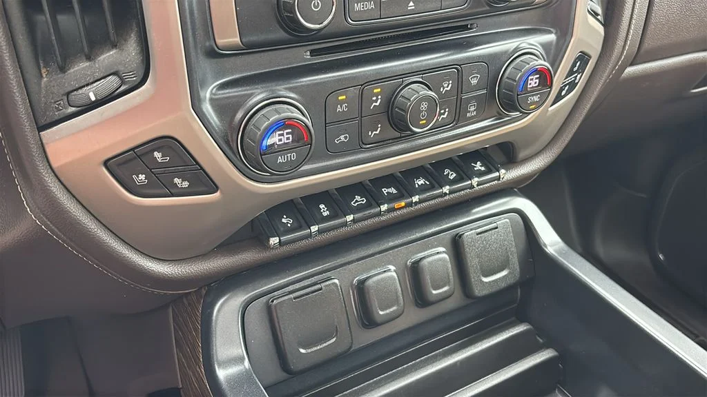 Used 2017 Red GMC Denali image 21