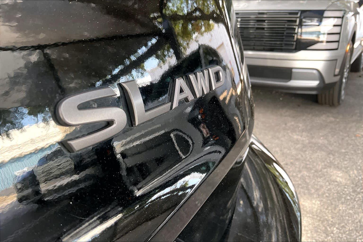 Used 2024 Super Black Nissan SL image 10