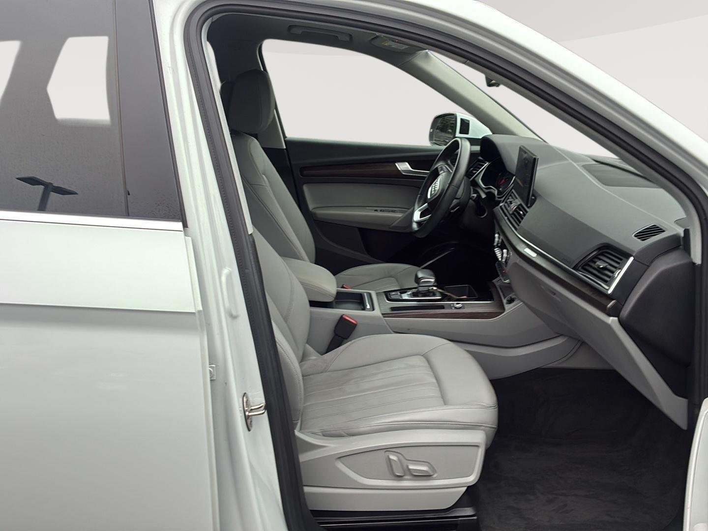 Used 2022 Glacier White Metallic Audi S line Premium image 11