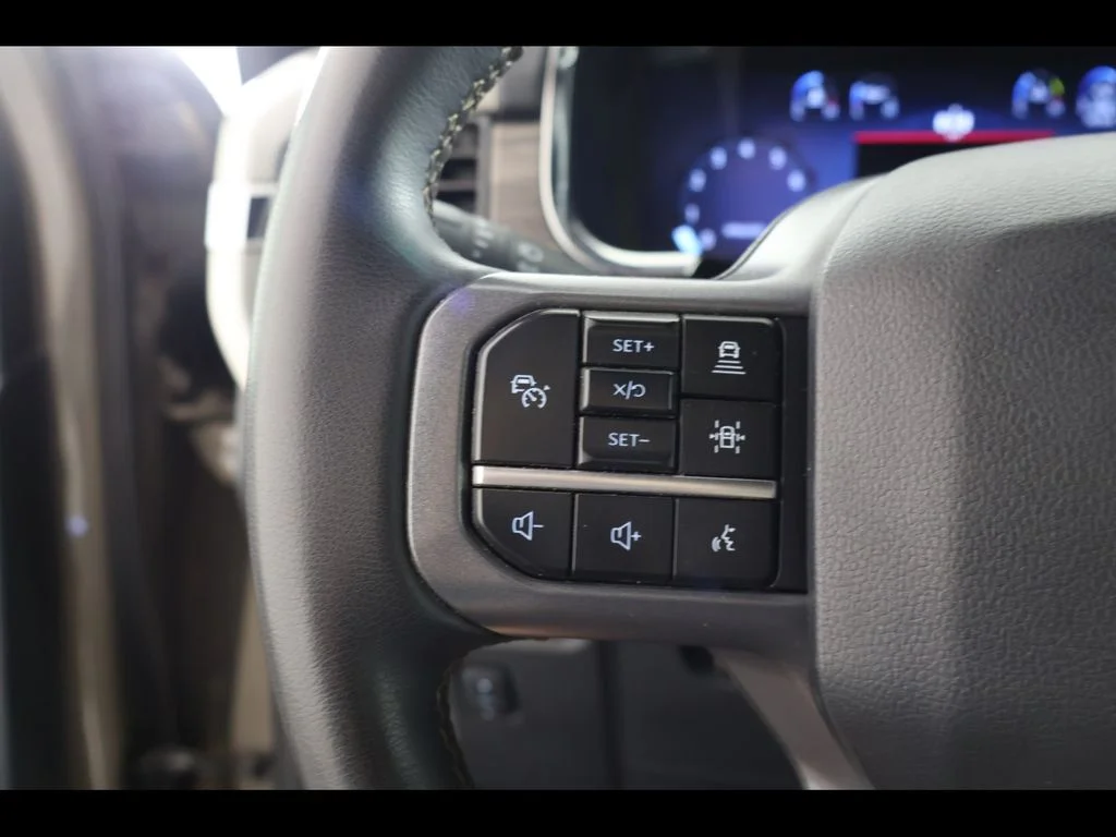 Used 2025 Gray Ford Lariat image 23