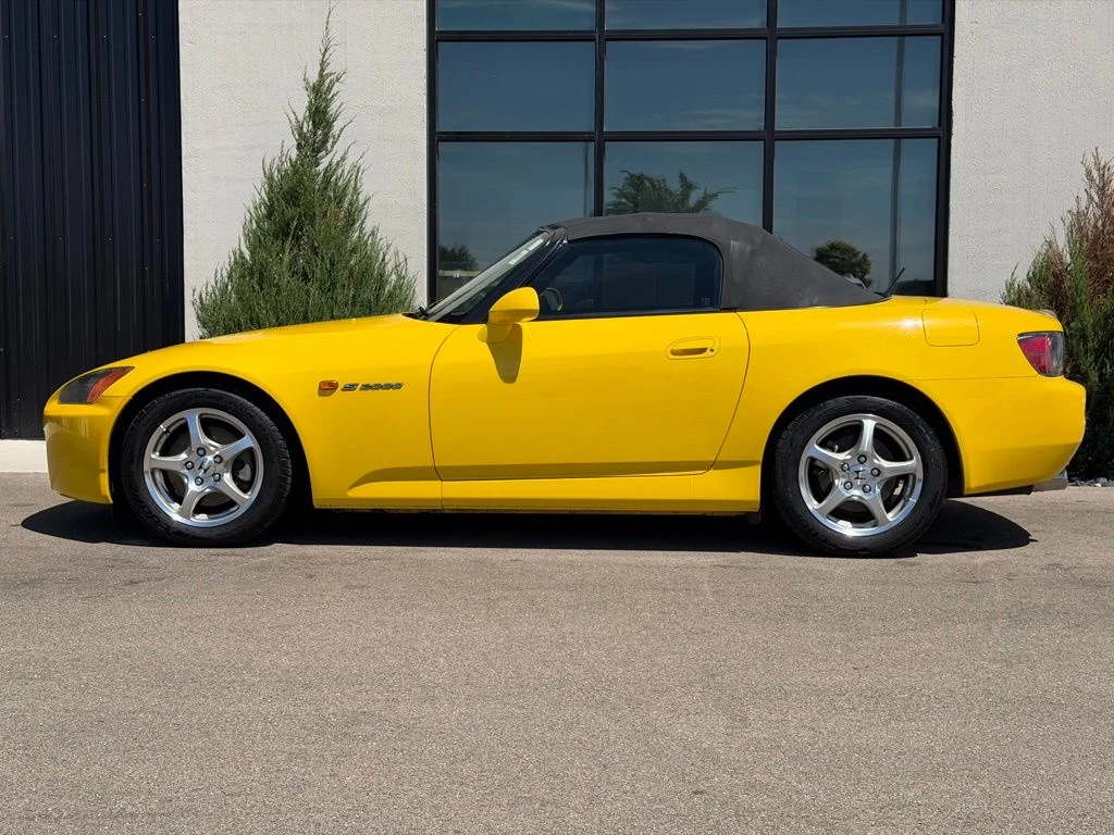 Used 2002 Yellow Honda Base image 2