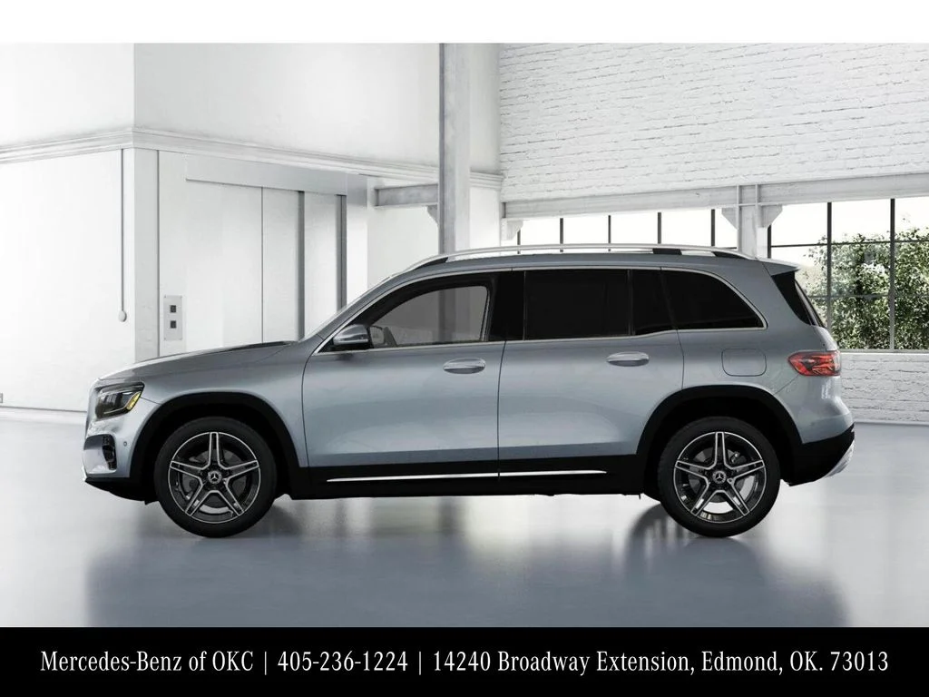 Used 2026 Silver Mercedes-Benz GLB 250 image 34