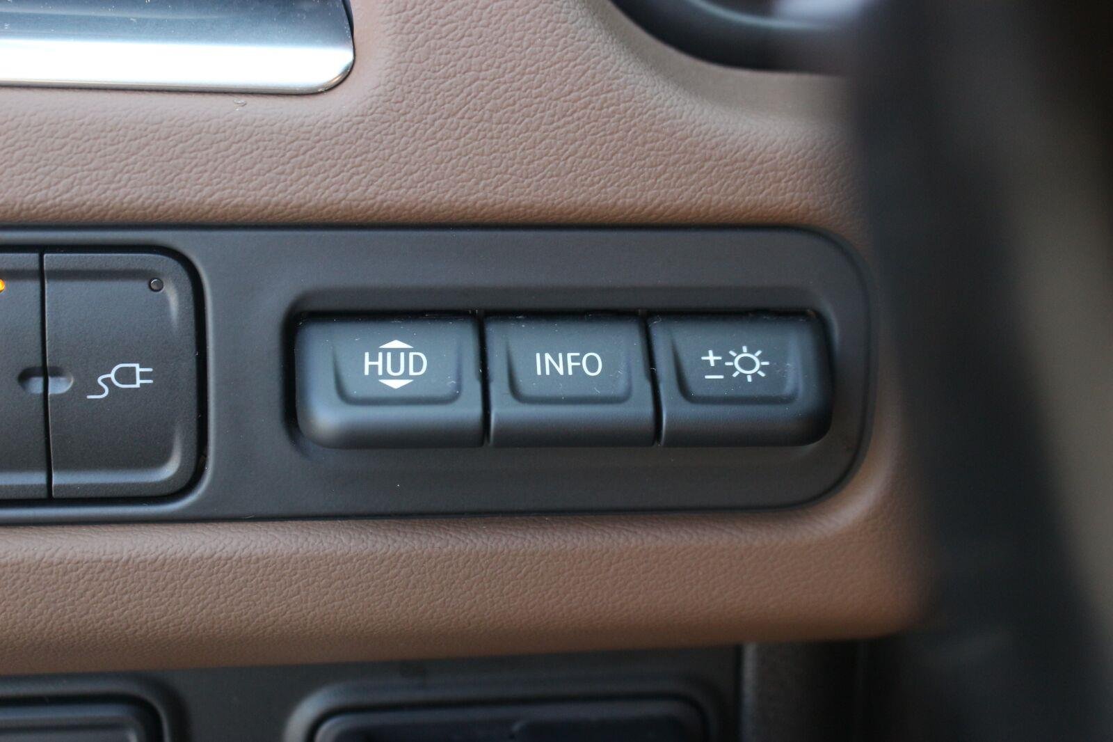 Used 2021 IRIDESCENT PEARL TRICOAT Chevrolet High Country image 32