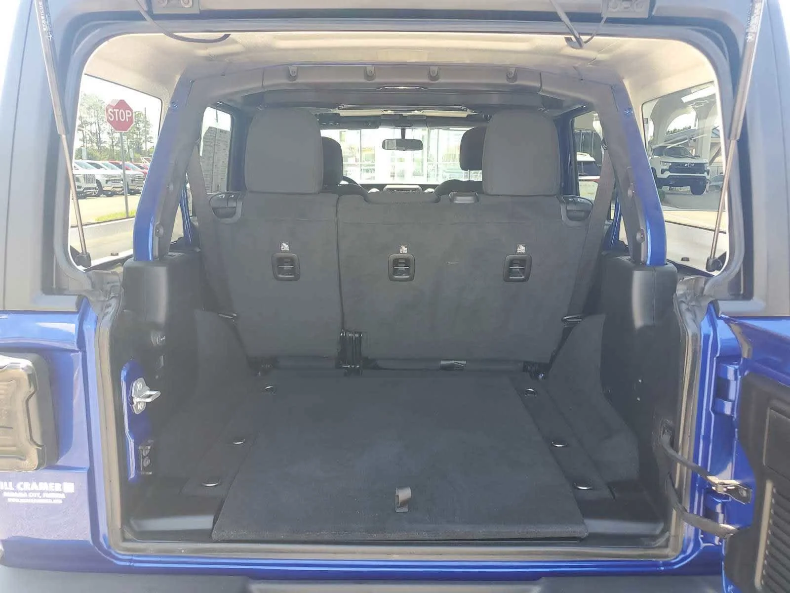 Used 2020 Ocean Blue Metallic Clea Jeep Sport S image 5