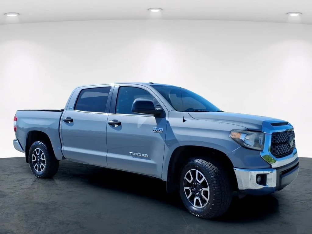 Used 2019 Gray Toyota SR5 image 4