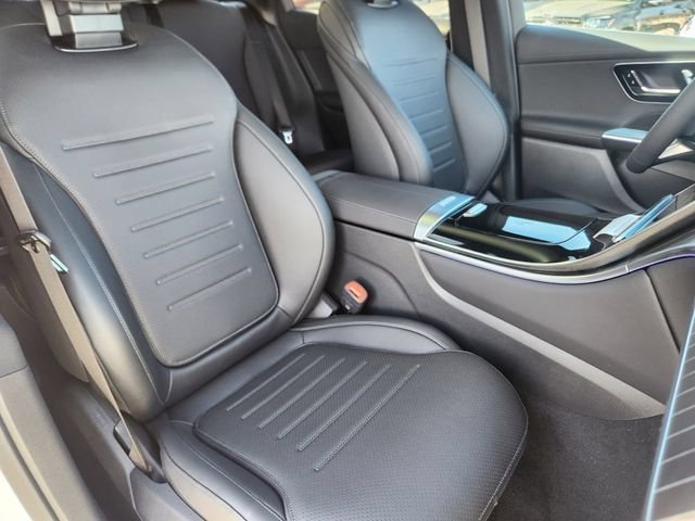 Certified Used 2026  Mercedes-Benz GLC 300 image 16