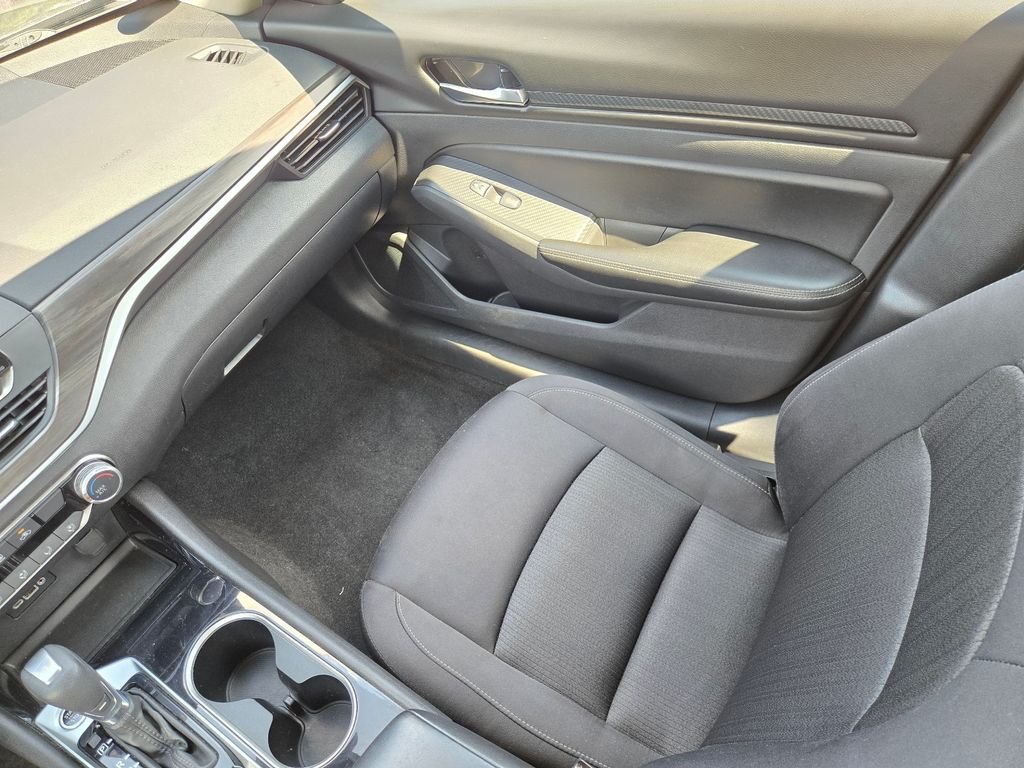 Used 2024 Gray Nissan 2.5 SV image 9