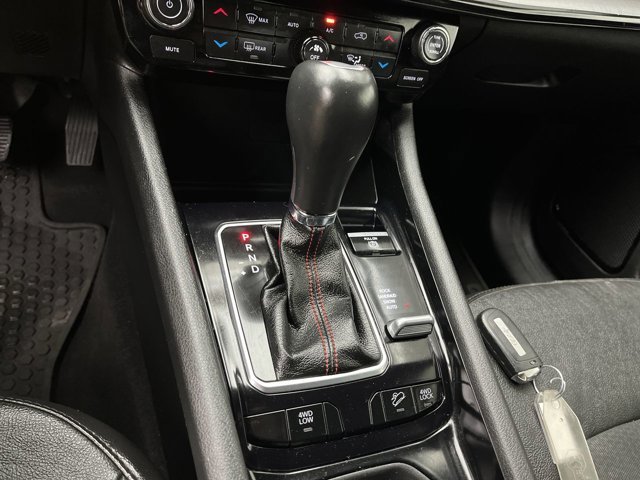 Used 2023 Laser Blue Pearlcoat Jeep Trailhawk image 22