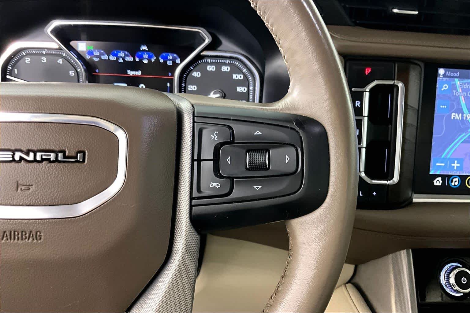 Used 2021 White Frost Tricoat GMC Denali image 23