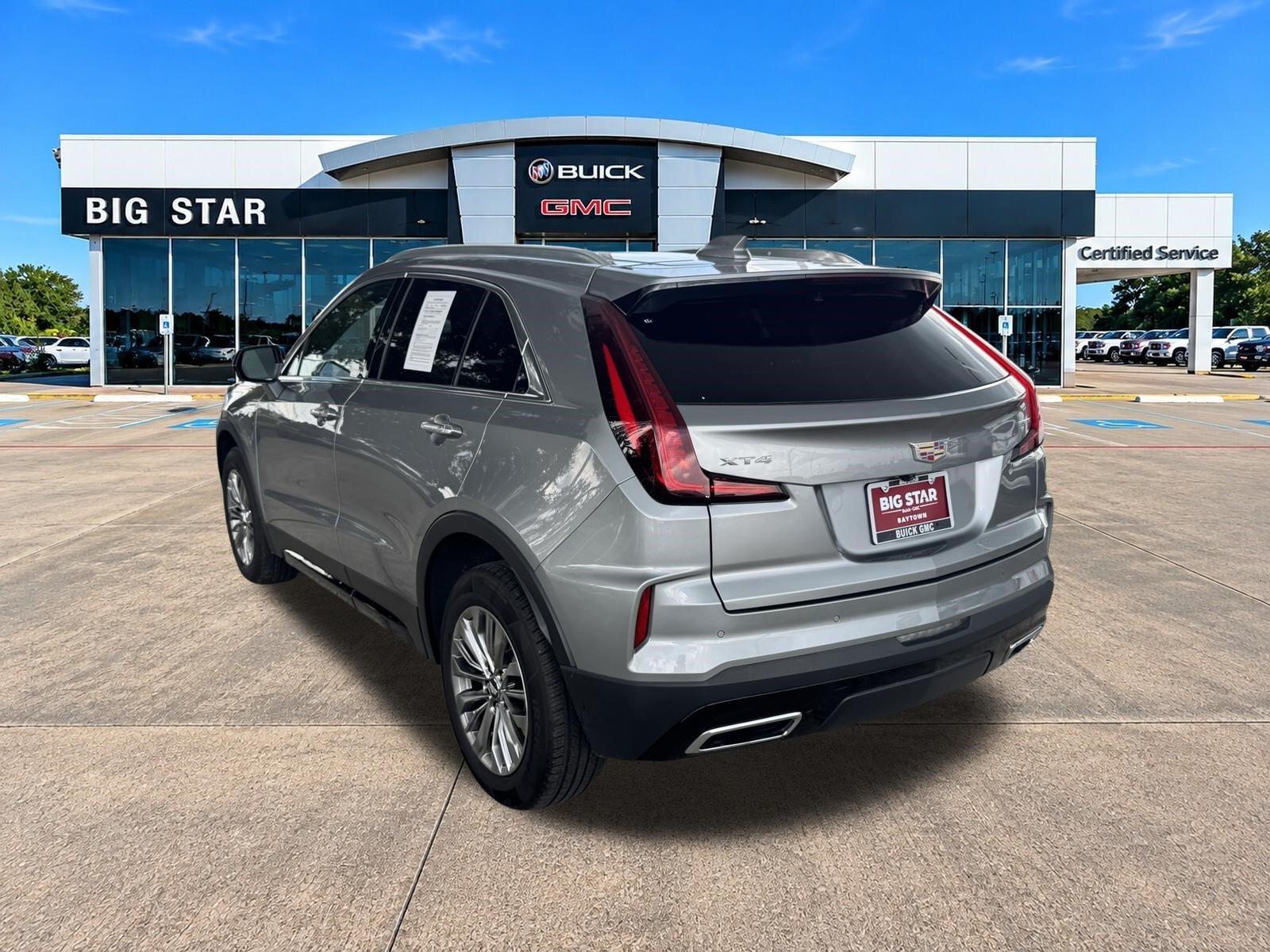 Used 2025 Argent Silver Metallic Cadillac FWD Premium Luxury image 4