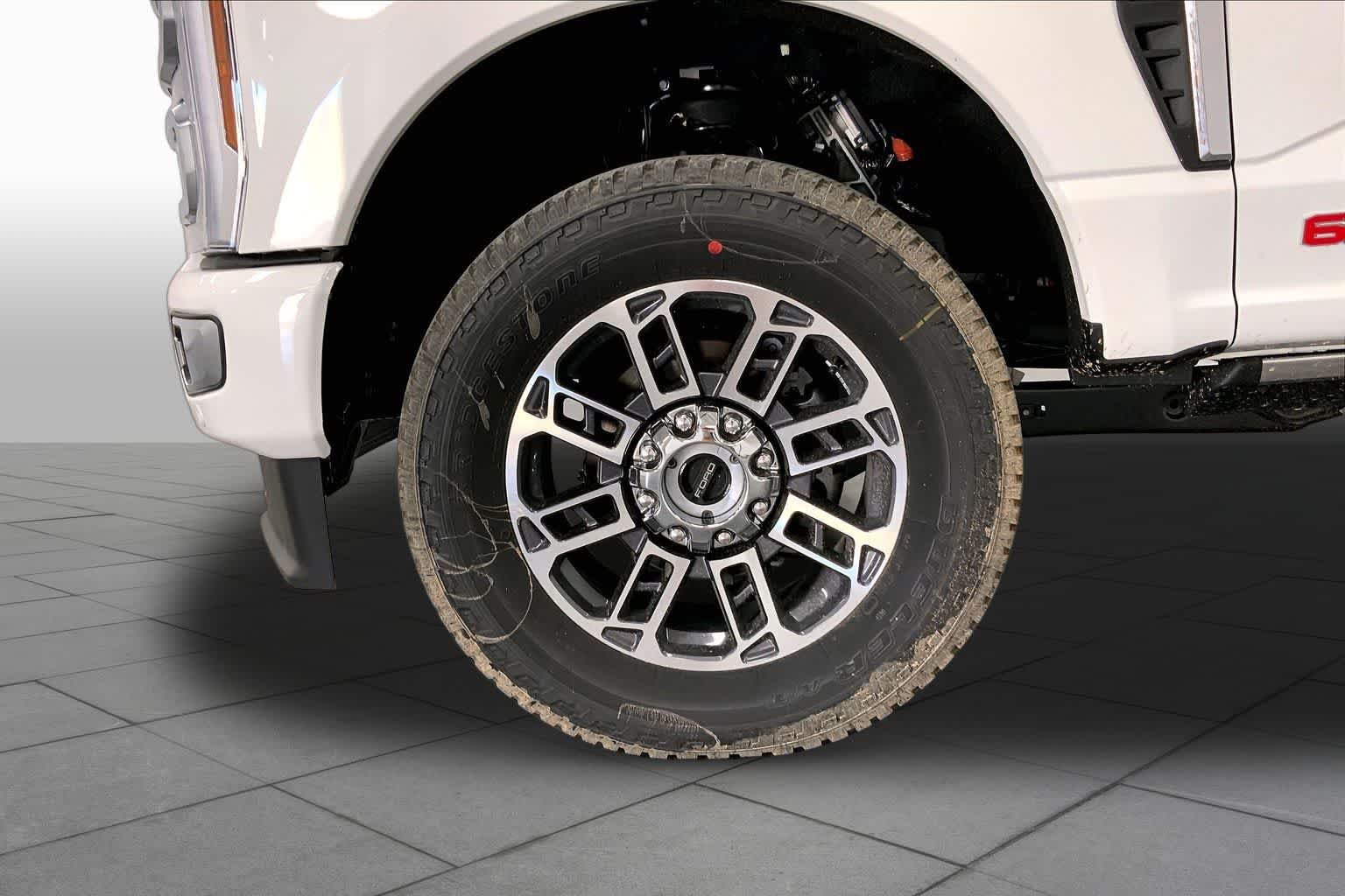 New 2026 Star White Metallic Tri-Coat Ford F-250® Platinum® image 9