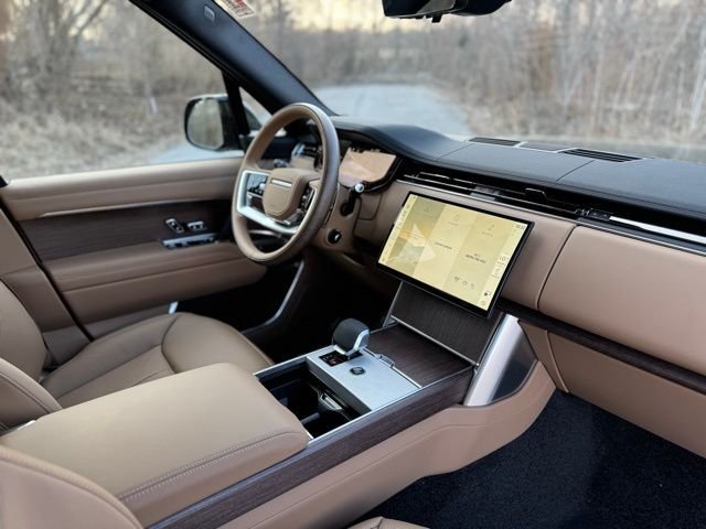 New 2026 Belgravia Green LAND ROVER SE image 20