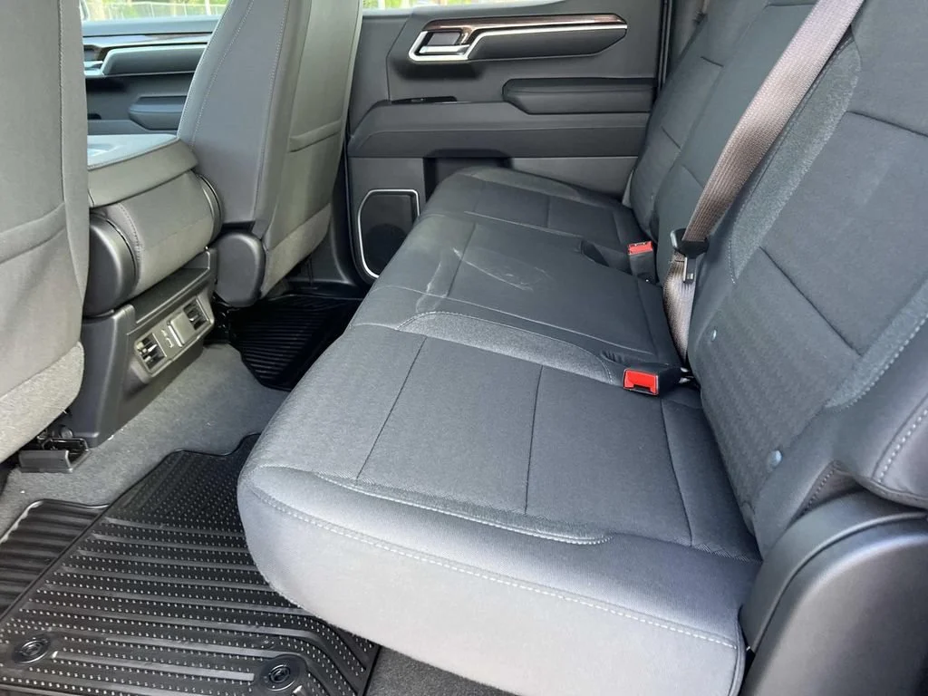 2026 Chevrolet Silverado 1500 LT - Photo 9
