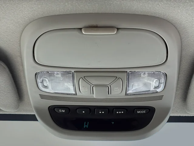 Used 2010 Silver Toyota LE image 36