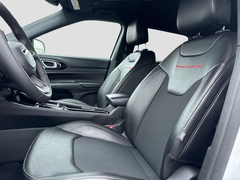 2025 Jeep Compass Trailhawk - Photo 12