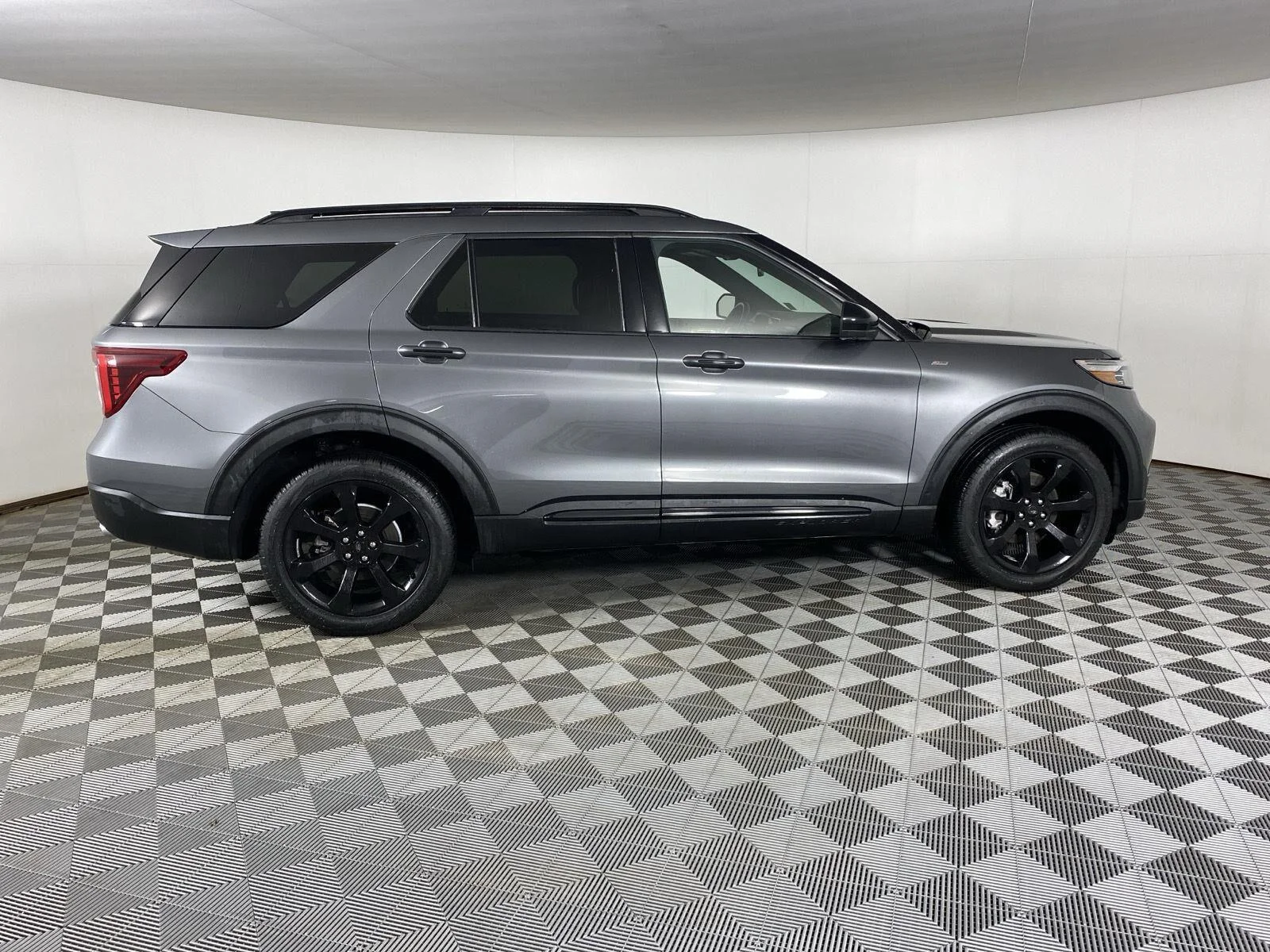 Used 2023 Carbonized Gray Ford ST-Line image 6