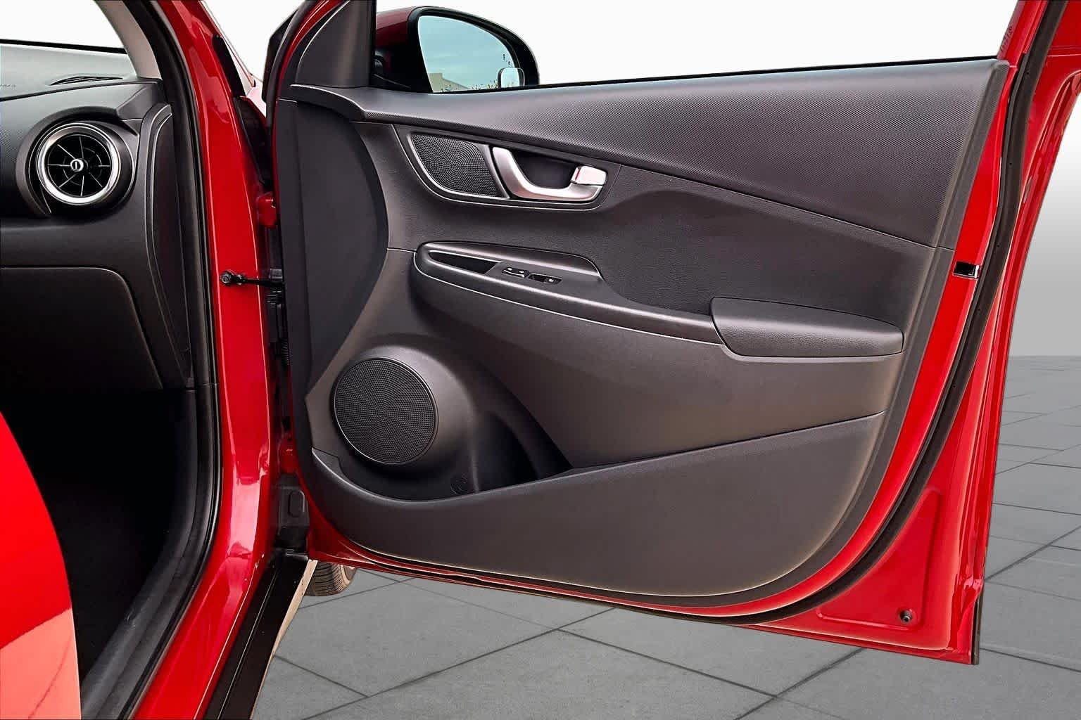 Used 2022 Pulse Red Hyundai SEL image 23