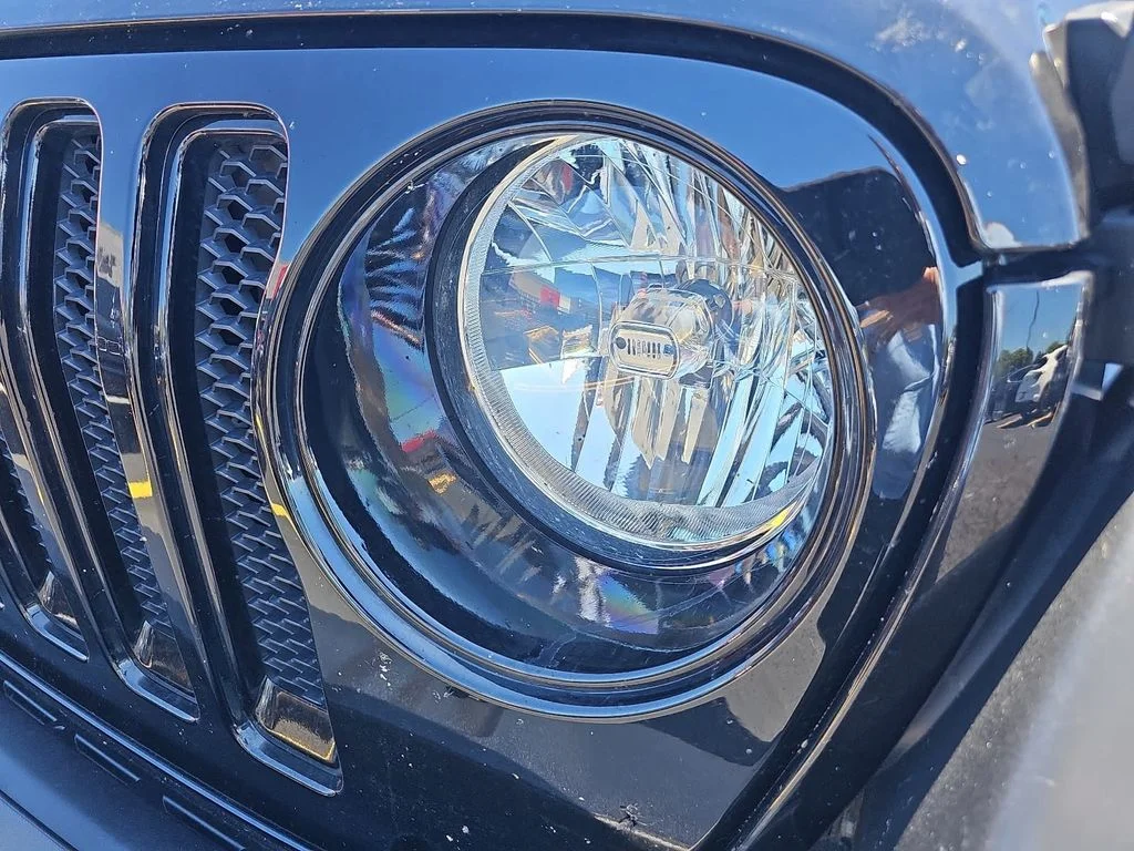 Used 2022 Black Jeep Unlimited Sport Altitude image 30