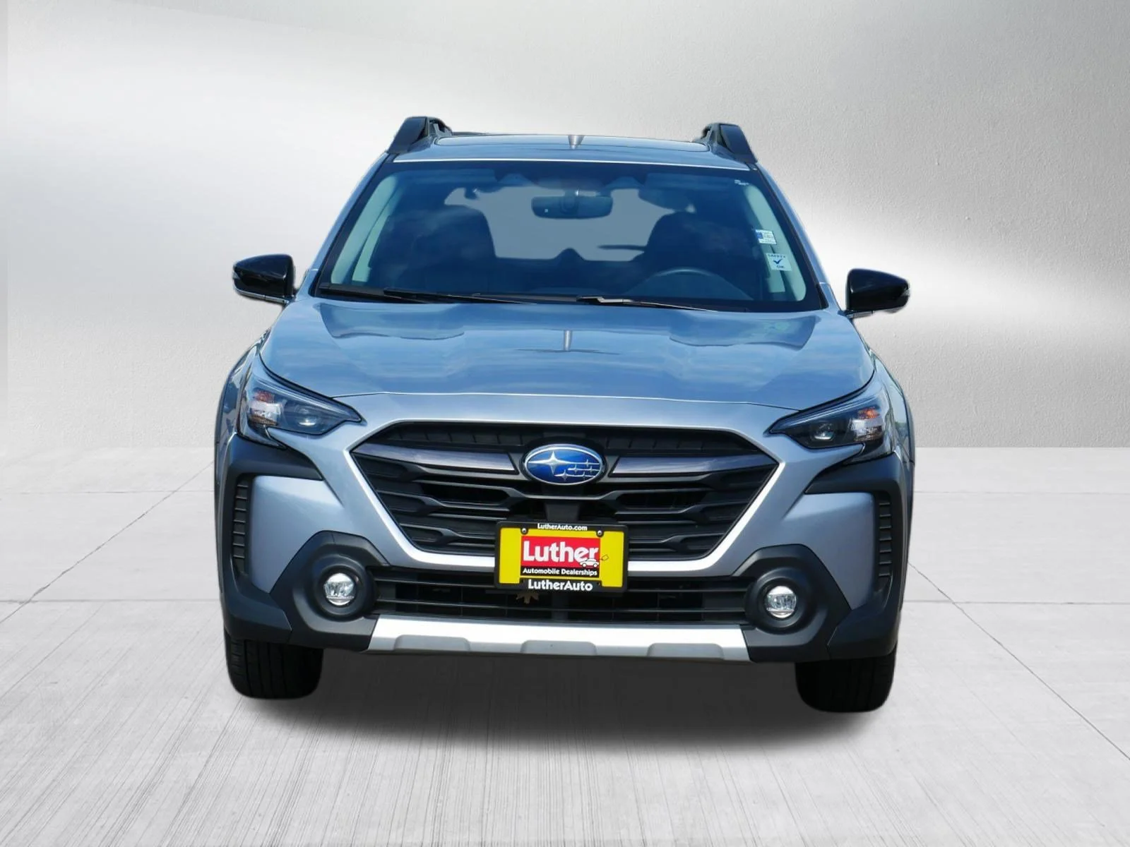 Used 2024 Ice Silver Metallic Subaru Limited image 2
