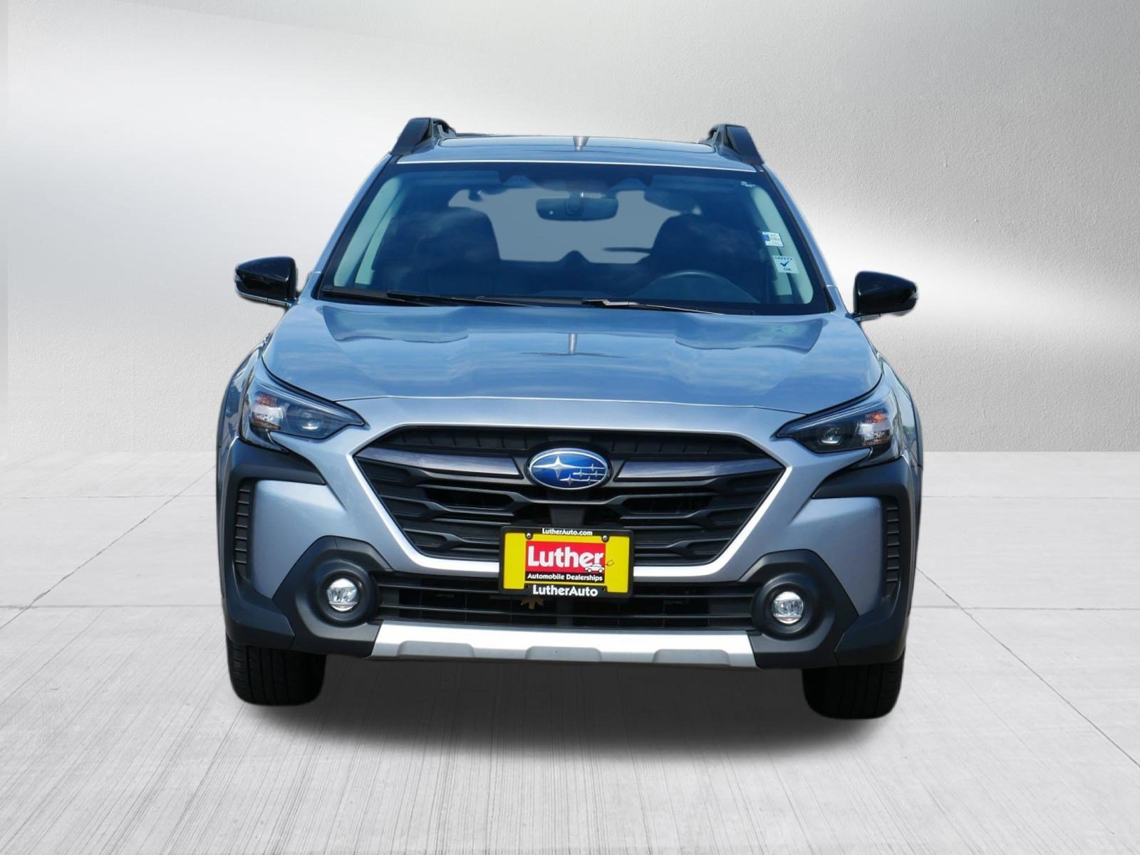 Used 2024 Ice Silver Metallic Subaru Limited image 2