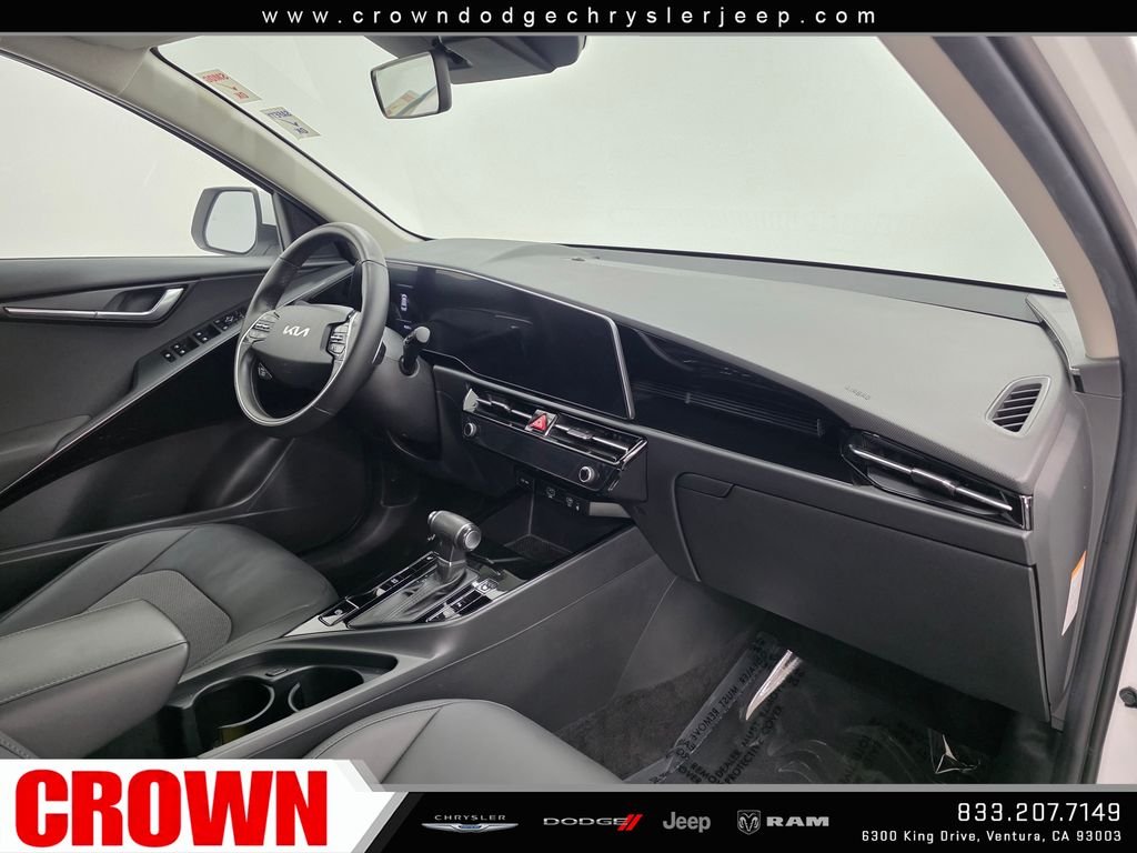 Used 2023 White Kia EX image 12