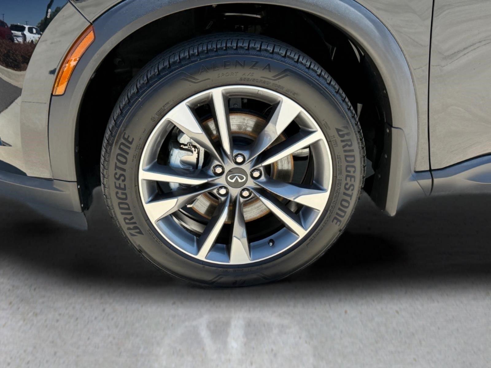 Used 2023 Mineral Black INFINITI LUXE image 15