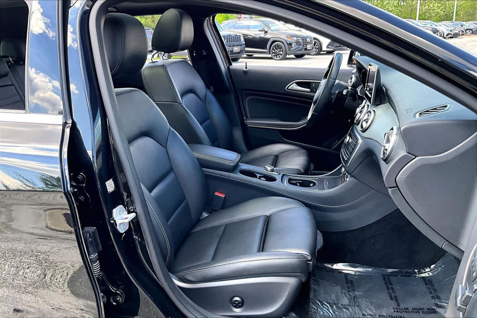 Used 2017 Night Black Mercedes-Benz GLA 250 image 9
