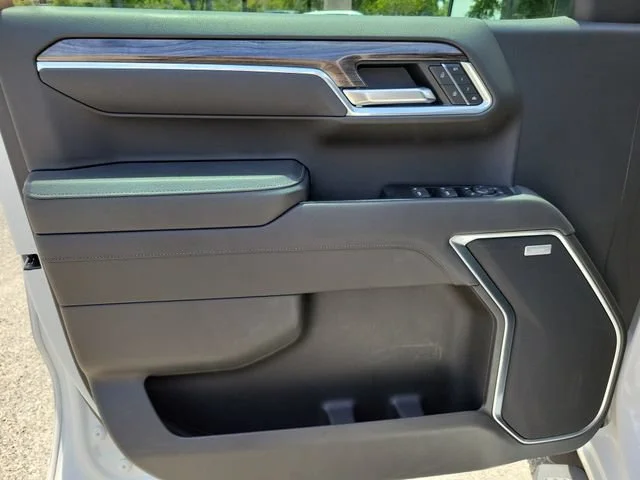 2025 Chevrolet Silverado 1500 LTZ - Photo 20