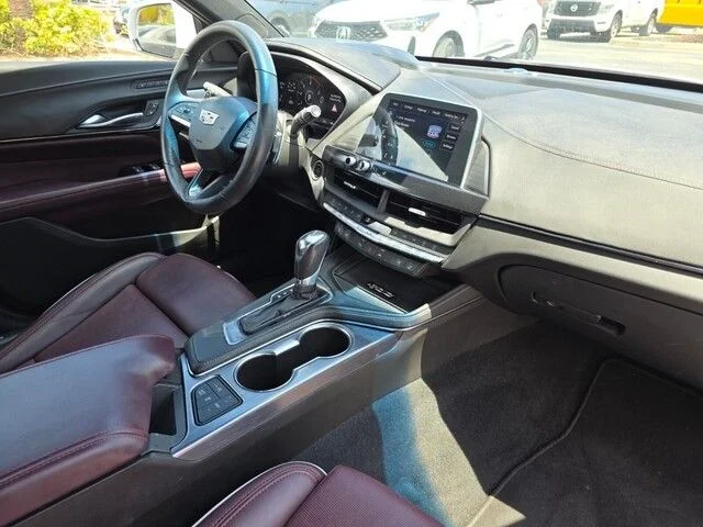 Used 2022 White Cadillac Sport image 8