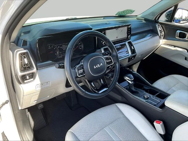 Used 2023 White Kia S image 19