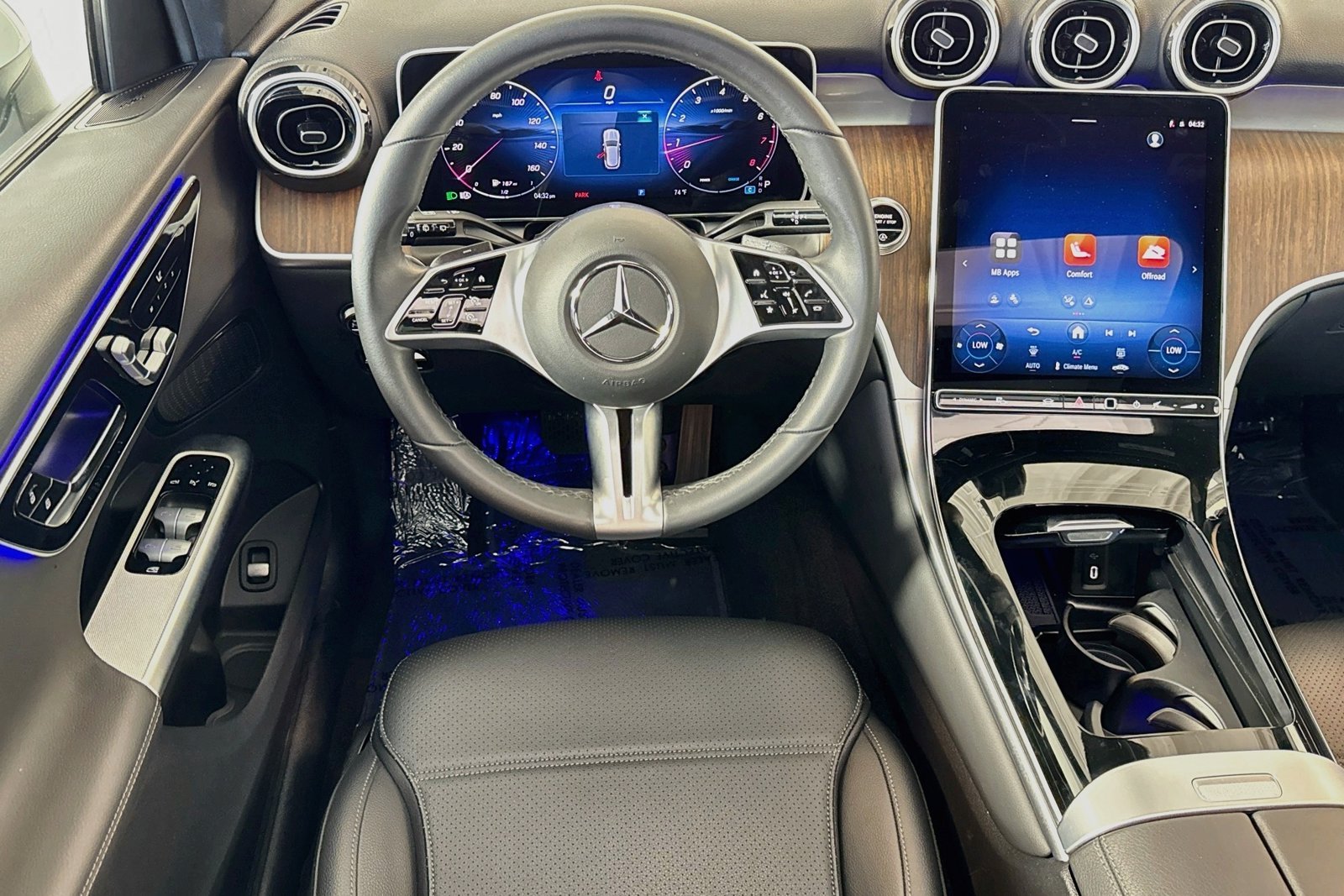 Certified Used 2026 Polar White Mercedes-Benz GLC 300 image 21