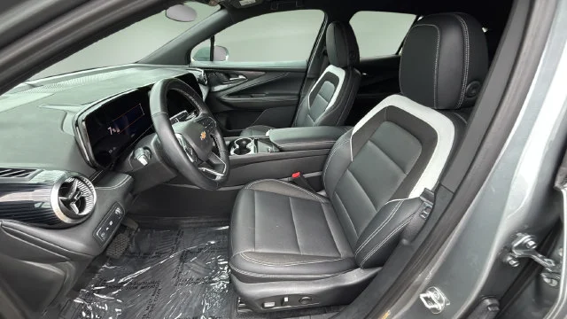 Used 2024 Gray Chevrolet LT image 18