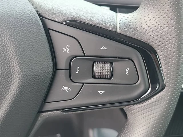 New 2027 Summit White Chevrolet LT image 22