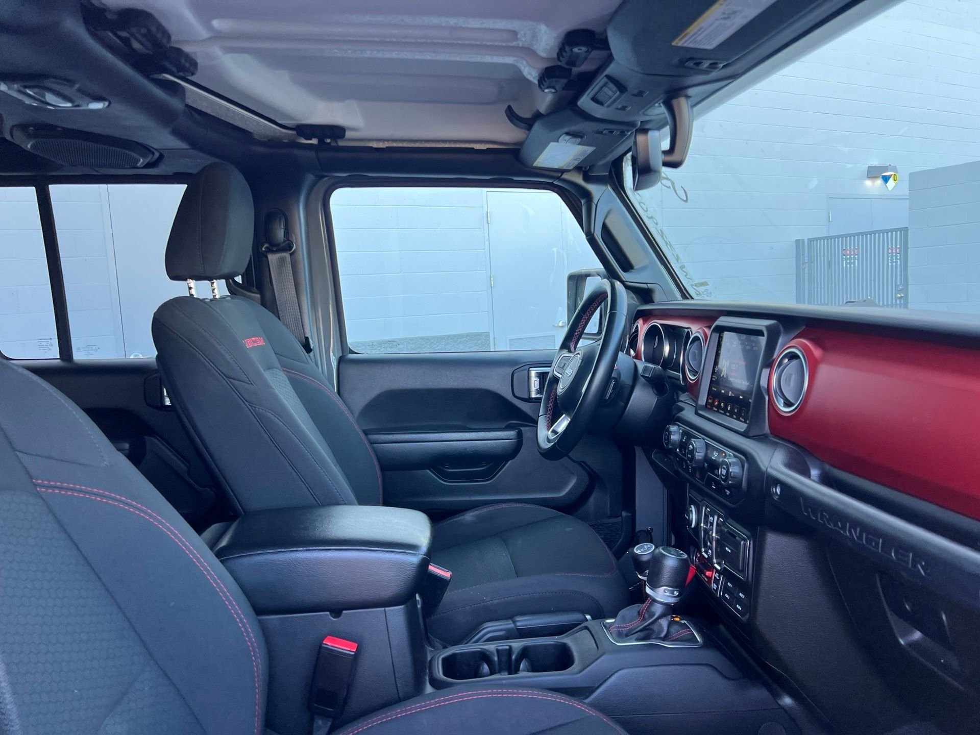 Used 2022 Gray Jeep Unlimited Rubicon image 21