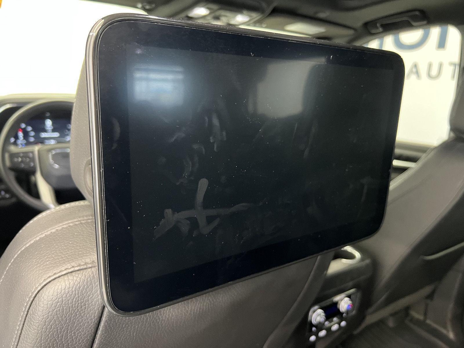 2023 GMC Yukon Denali - Photo 27