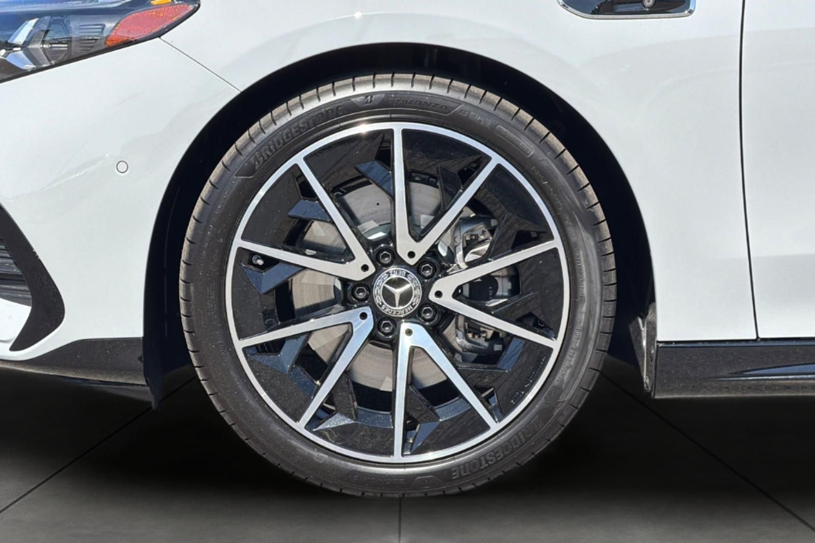 New 2027 MANUFAKTUR Alpine Grey Mercedes-Benz CLA 250+ image 5
