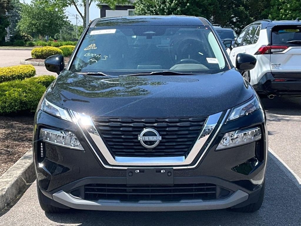 Used 2023 Black Nissan SV image 2